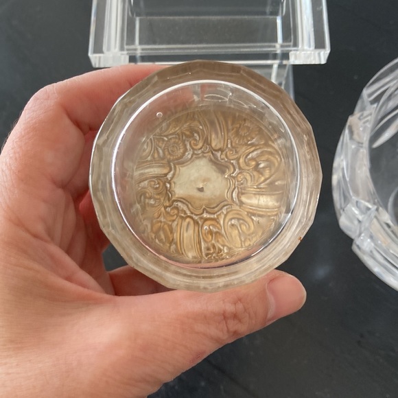 Antique Dresser Jar - Picture 10 of 13